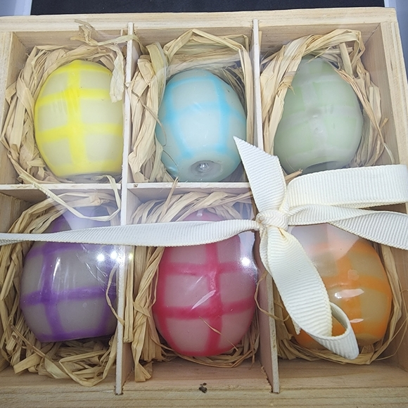 Easter Egg Candles - Picture 4 of 7